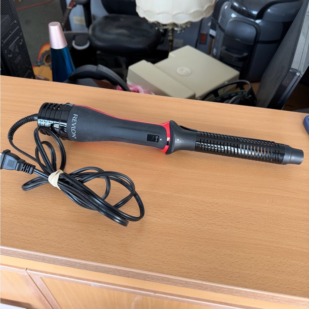 Revlon One Step Blowout Curls Curler